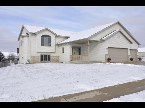 6207 S Pointe Drive SW, Rochester, MN home video tour