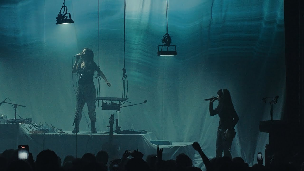 Oklou - harvest sky (feat. underscores) live @ la cigale (March 2025)