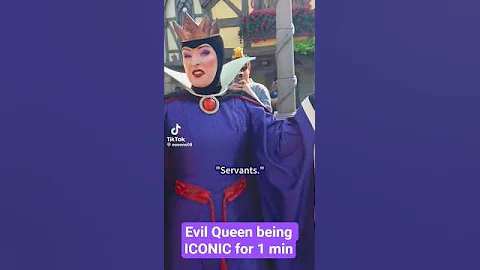 #EvilQueen being ICONIC for 1 minute #disneyland #disney #disneyparks #tiktok #iconic #funny