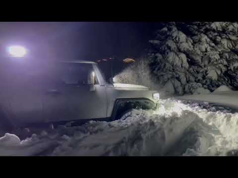 Toyota FJ Cruiser - Deep Snow Play @Lebanon4x4