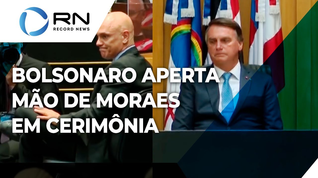 Bolsonaro cumprimenta Moraes em cermônia do TST