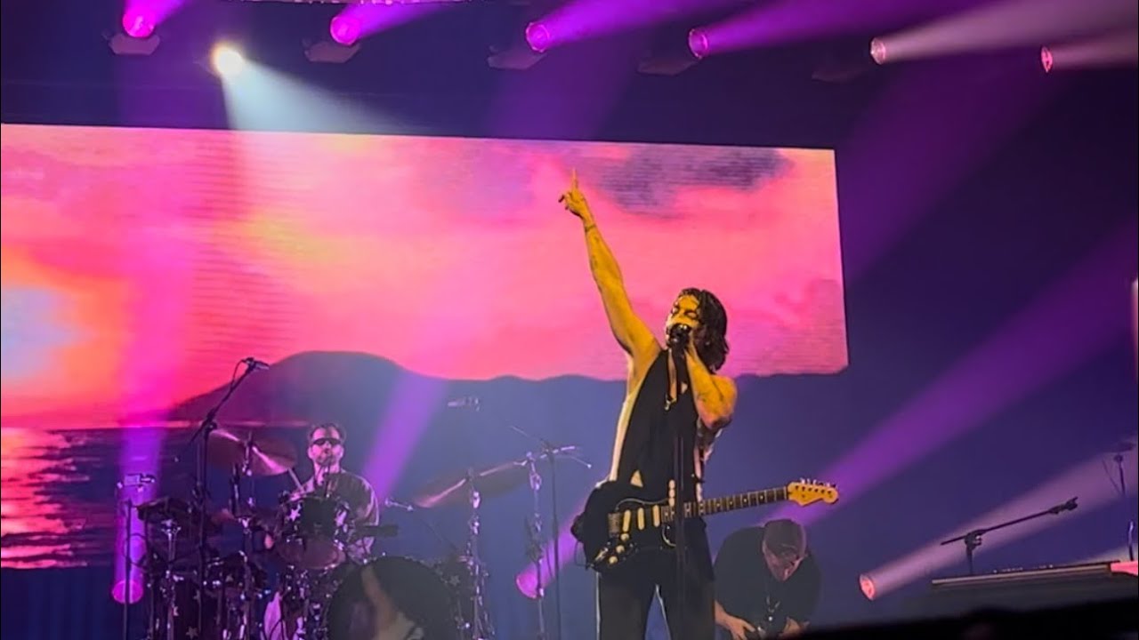 250601 LANY - pink skies @A Beautiful Blur Tour in Kaohsiung