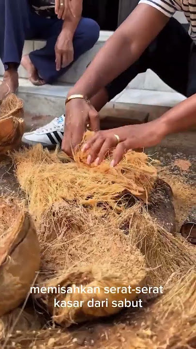 Sapu dari limbah sabut kelapa,sisa tradisi dan menyatu dengan alam #top8tv #traditional