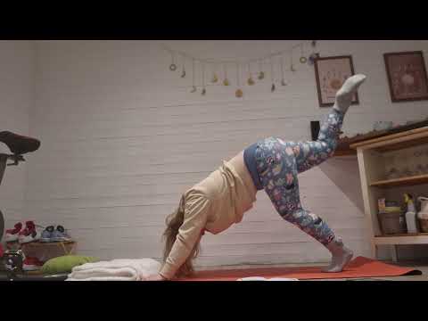 Wake Up Flow with Holly