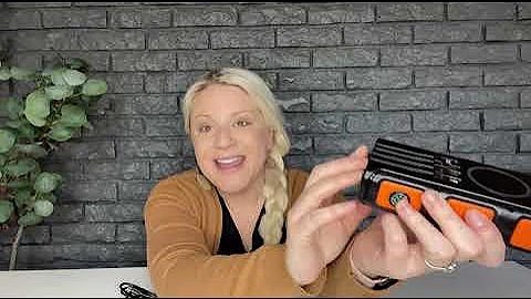 GOODaaa PN-W31 Exclusive Hand Crank Power Bank. It's worth having one.