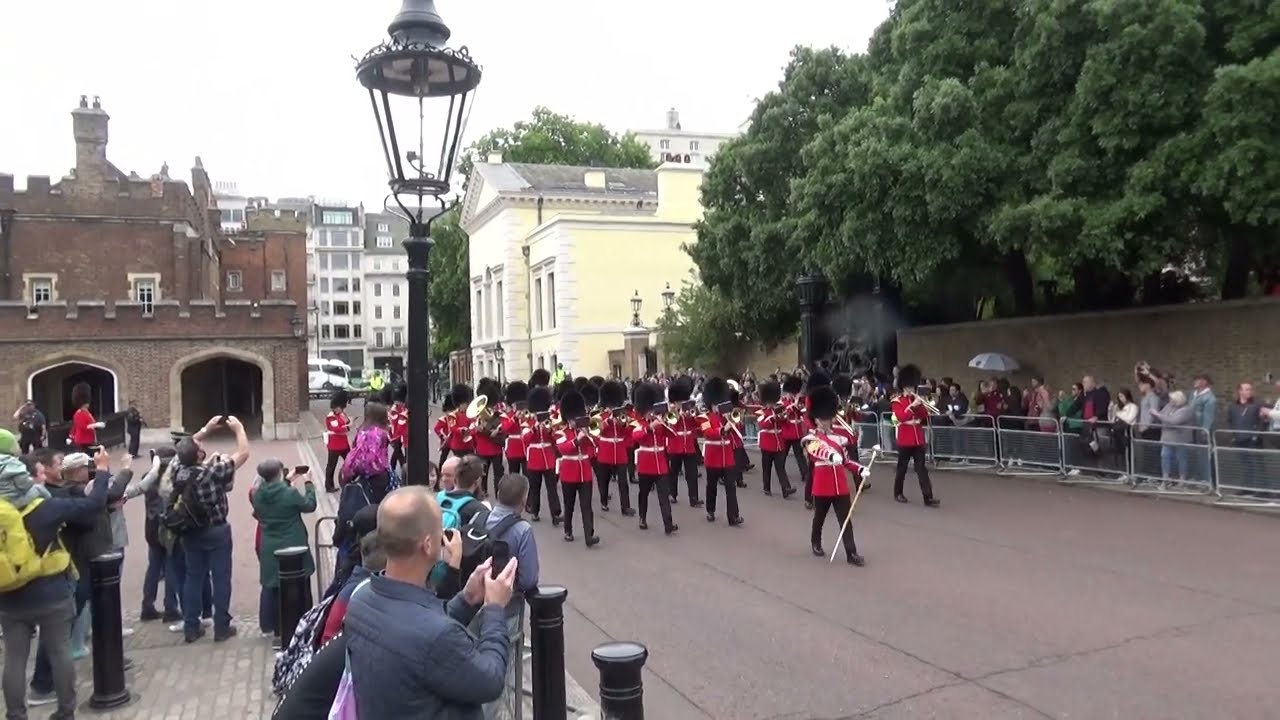 Changing of the Guards 30-5-2022 Band of the Grenadier Guards with the march  Punjab