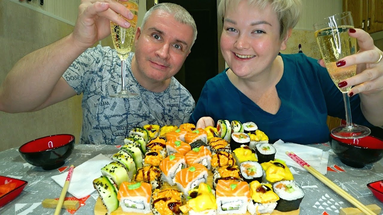 Мукбанг Нинка в ОВНО!) БОМБЕЗНО ОТМЕТИЛИ 50000 подписчиков! ОГРОМНЫЕ роллы суши и ШАМПАНСКОЕ на ужин