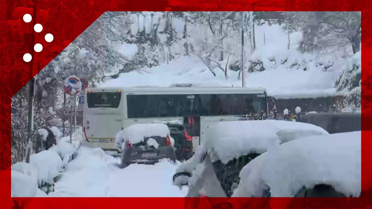 Neve sull'Appennino tosco-romagnolo, veicoli in difficoltà sulle strade di Bagno di Romagna