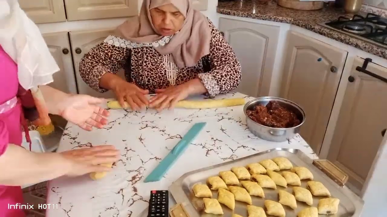 بديتا في حلان حلوو العيد مع طفلاتي.مقروض العادة