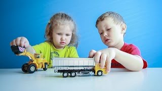 Дети играют в машинки убирают фасоль. МанкиИгры#48 Дети играют в машинки убирают фасоль. МанкиИгры#48
