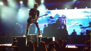 Guns N' Roses Live in Mumbai - Sweet Child O' Mine