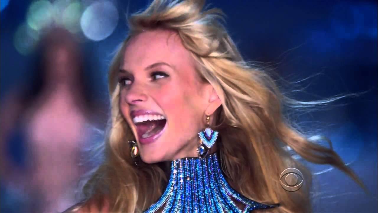 Maroon 5 - Moves like jagger (The Victoria Secrets Fashion Show 2011) Maroon 5 - Moves like jagger (The Victoria Secrets Fashion Show 2011)