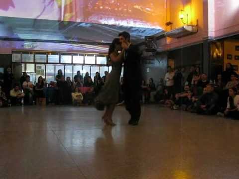 EZEQUIEL FARFARO y CORINA HERRERA en ¡Viva la Pepa! milonga (los DOMINGOS DE MALCOLM) (1/4)