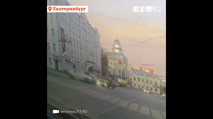 В Екатеринбурге на Малышева-Белинского ВАЗ столкнулся с такси | E1.ru