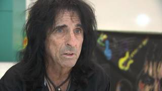 Video-Miniaturansicht von „Interview with Alice Cooper on late musician Glen Campbell“