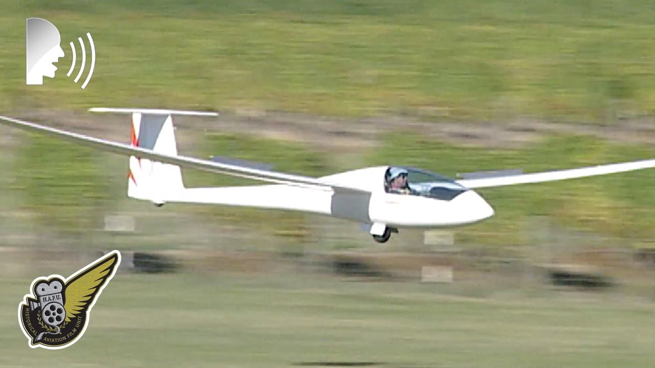 World Champion Glider Pilot, Ray Lynskey, displays at Omaka YouTube