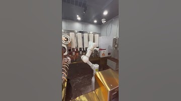 Robot makes my boba drink for me in Brisbane Australia