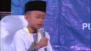 Copy of مؤثر جداً طفل یبکی وهو يقرأ القرآن مقطع يبكي الحجر سورة الجمعة YouTube