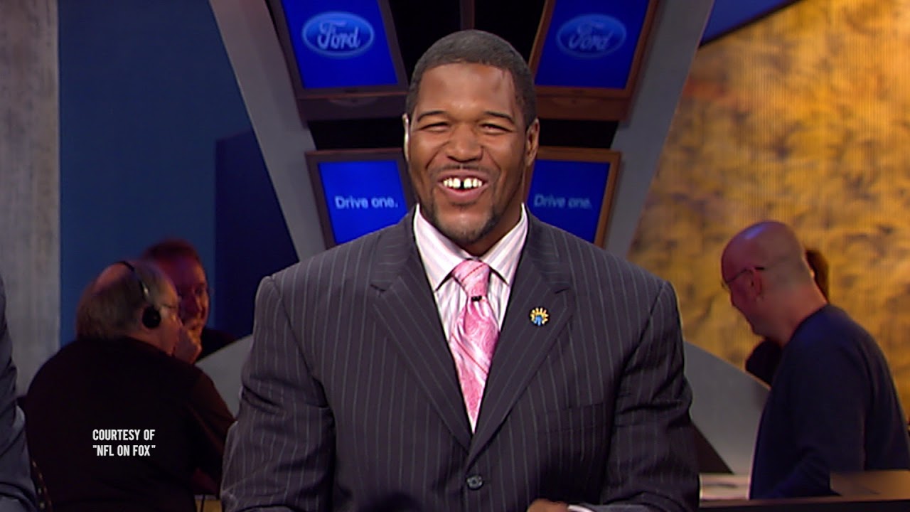 OH WOW!!  Michael Strahan Closed The Gap !?  [VIDEO]