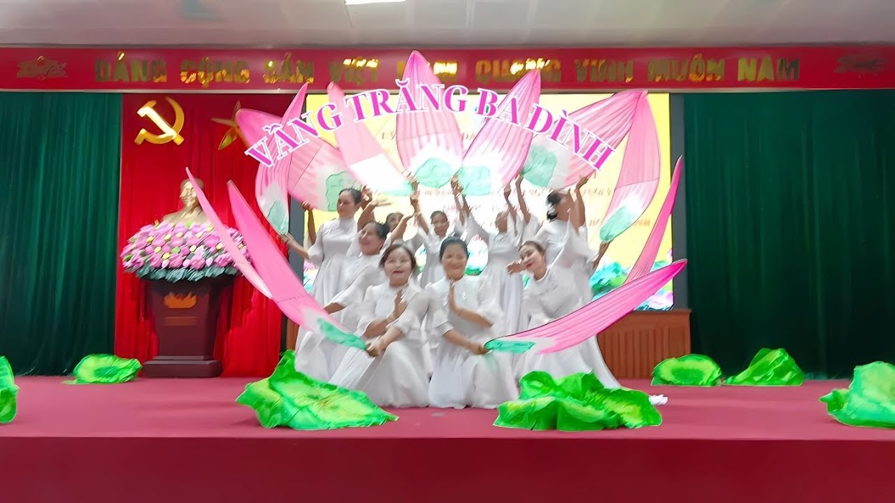 MÚA VẦNG TRĂNG BA ĐÌNH