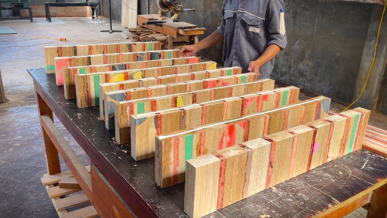 The Amazing Woodworking Skills Of A 24-Year-Old Carpenter.