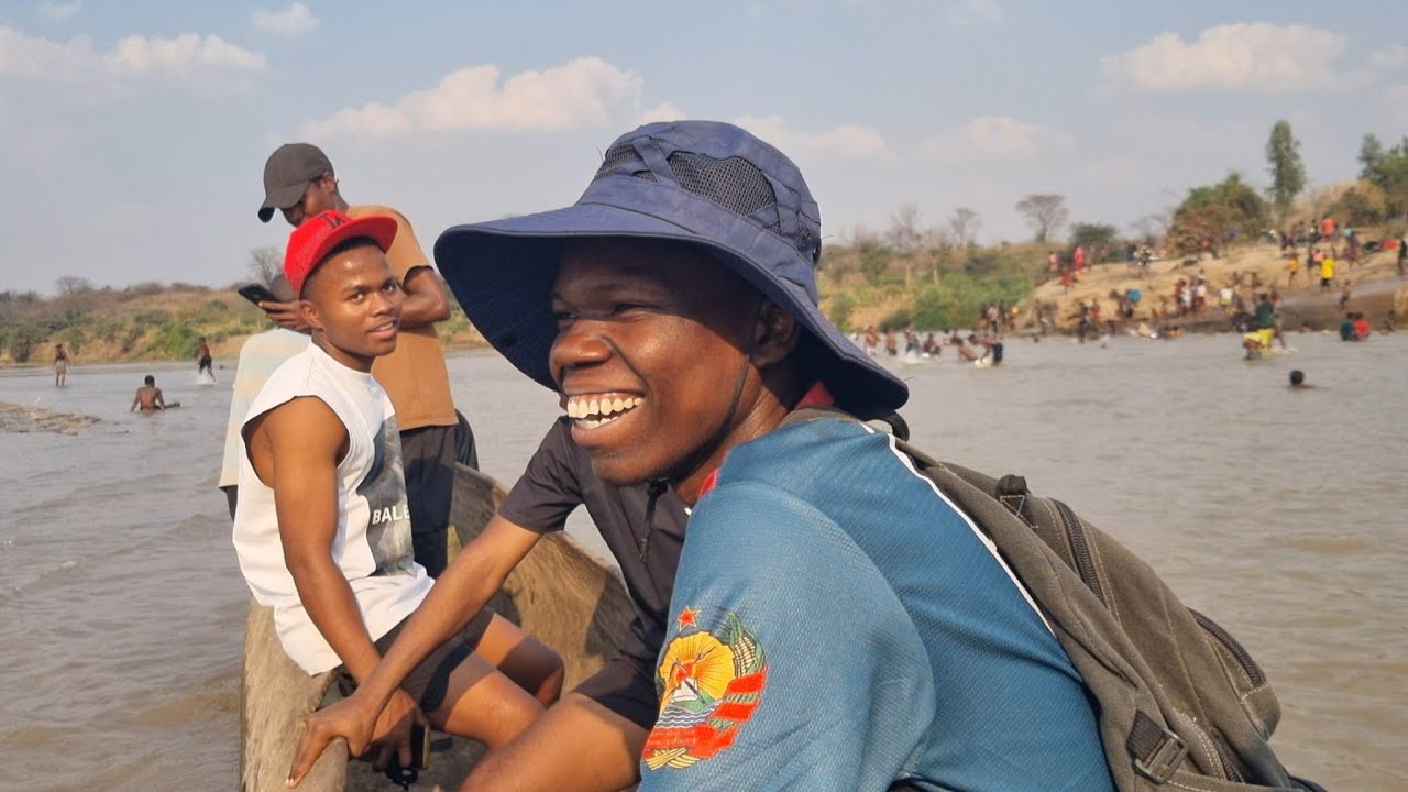 COMO É O LUGAR DE LAZER EM ÁFRICA _MOÇAMBIQUE 🇲🇿  ENCONTREI MUITAS PESSOAS. 