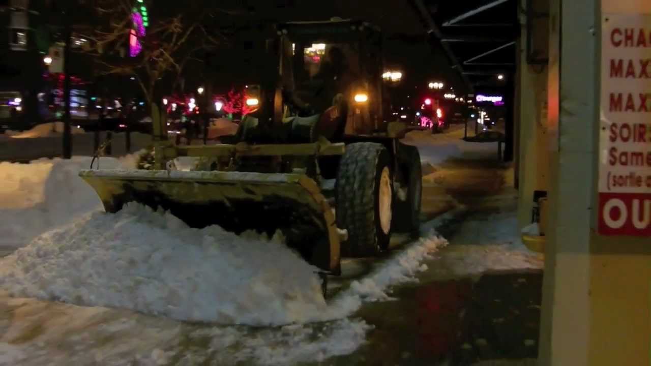 Spectacular snow removal in Montreal