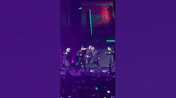 Upside Down Kiss @TXT_bighit #kpop #concert #soobin #yeonjun #beomgyu #taehyun #kai #txt #moa #fyp