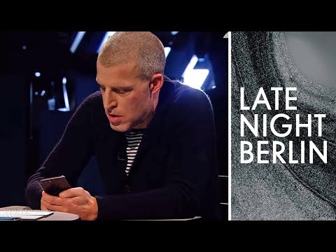 Benjamin von Stuckrad-Barre schreibt SMS: Shame Message Service | Late Night Berlin | ProSieben