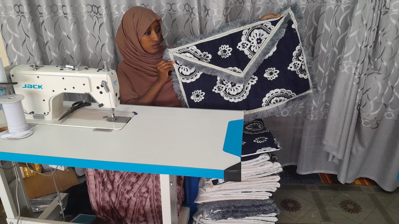 አንድ ትራስ ምንየክል ማቴሪያል እንደሚፈጅና ሙሉ አሰራሩን ይዜላችሁ መትቻለሁ ቪዲዎዉን እስከመጨረሻ እዪት 0979959122