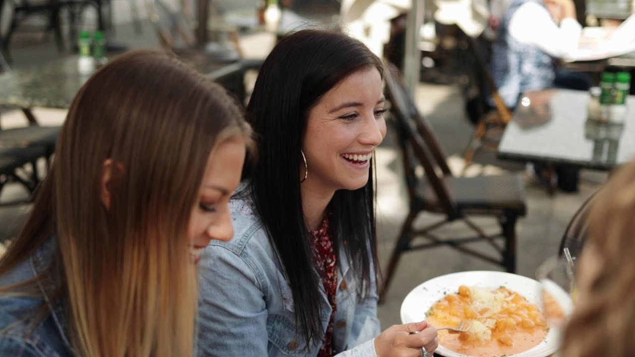 Shop, Dine, Relax on St. Armands Circle