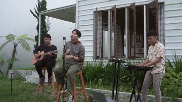 Febinda Tito - Berantakan (Acoustic Version)