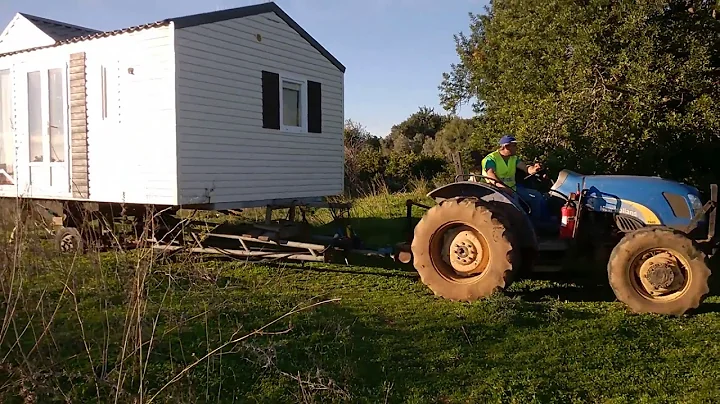 Steering axle trailer in use 2