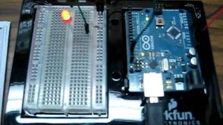Arduino - Getting Started 101 Blinking Led.AVI