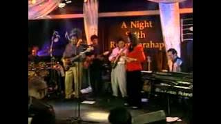 Betharia Sonata  =  Aku tak ingin sendiri   YouTube