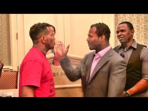 Shane Mosley vs. Ricardo Mayorga crazy staredown! Shane smacks Mayorga&#039;s cigarette