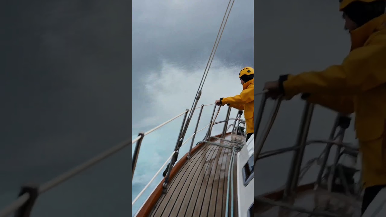 When a monster wave catches you completely off guard! Watch until the end! 🌊😱🛥️ #dancingwaves