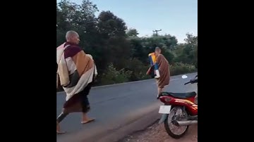 Hình ảnh sáng 20/12/2024 sư Thích Minh Tuệ đi khất thực 🇻🇳 🇱🇦