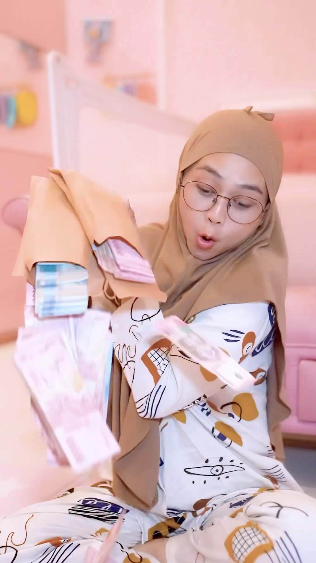 THR Lebaran terbanyak yang pernah ada.. #riaricis #ramadhan