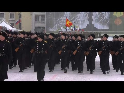 Βίντεο: Στην περιοχή του Λένινγκραντ, οι εργαζόμενοι διατροφής θα αποστέλλονται για να εξαλείψουν το χοάνη