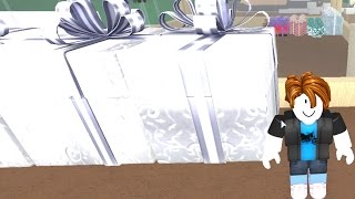 Lumber Tycoon 2-What's inside the big Gift??? it's a big surprise (Opening the big gift) Lumber Tycoon 2-What's inside the big Gift??? it's a big surprise (Opening the big gift)