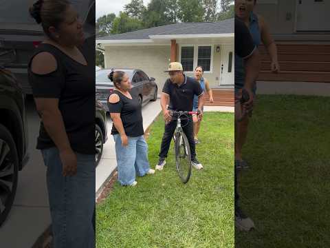 La mujer lo deja que tenga novia por qué le da todo #shorts #shortvideo #viral