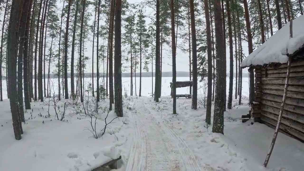 Чистая изба.Сделала уютнее,чисто.
