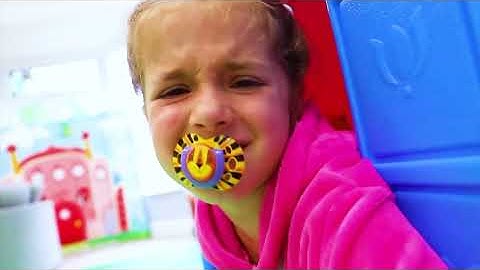 Bonnie Becomes Rumi to Help Ruby Sleepwalking! A Funny Sister Rescue Story