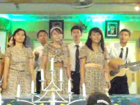 dia-lahir-untuk-kami---vocal-group