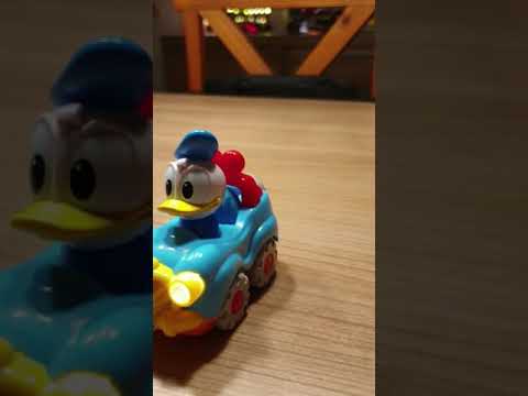 Donald duck toet auto - YouTube