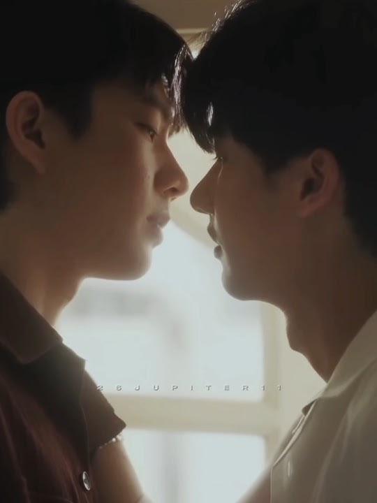 TAY TAWAN AND OFF JUMPOL KISSING??!!! 😱😵‍💫 #breakupservice​#offjumpol​ #tumcial #tawan_v #taytawan