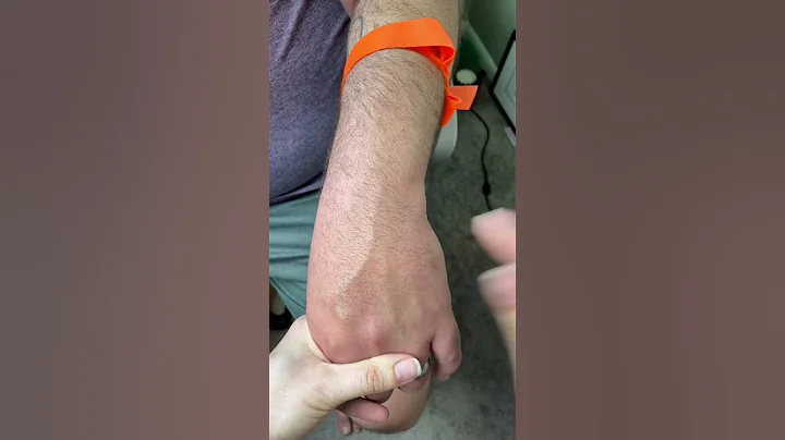 Starting an IV in the Hand: Clinical Tips | @LevelUpRN