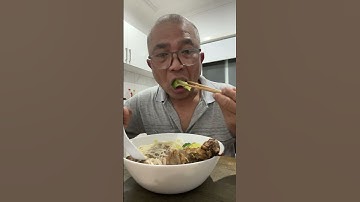 Noodle pork hock stew