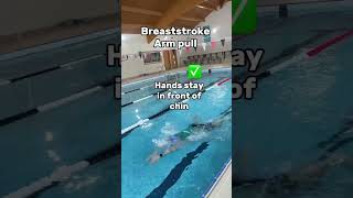 Most breaststroke problems start with the arm pull 👀